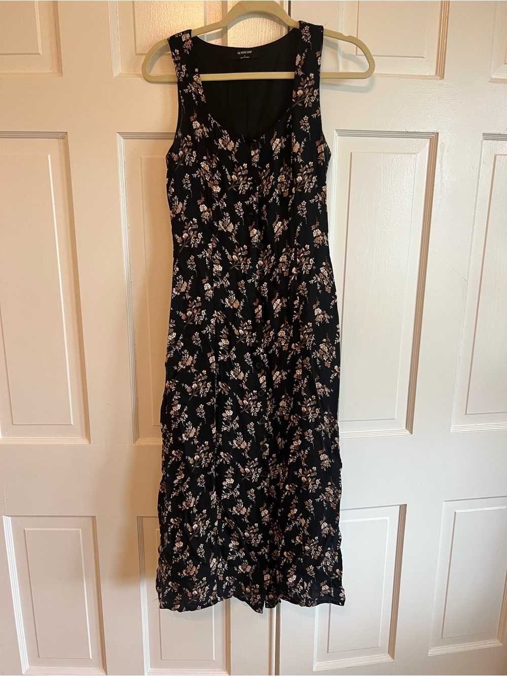 Sleeveless Black Floral Midi Dress - Comfort & Style